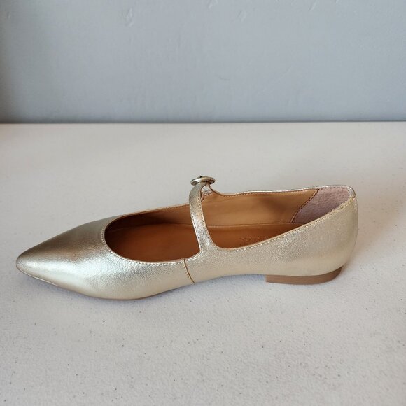 Spendid Gold Mary Jane Flats "NEW" - Picture 14 of 14